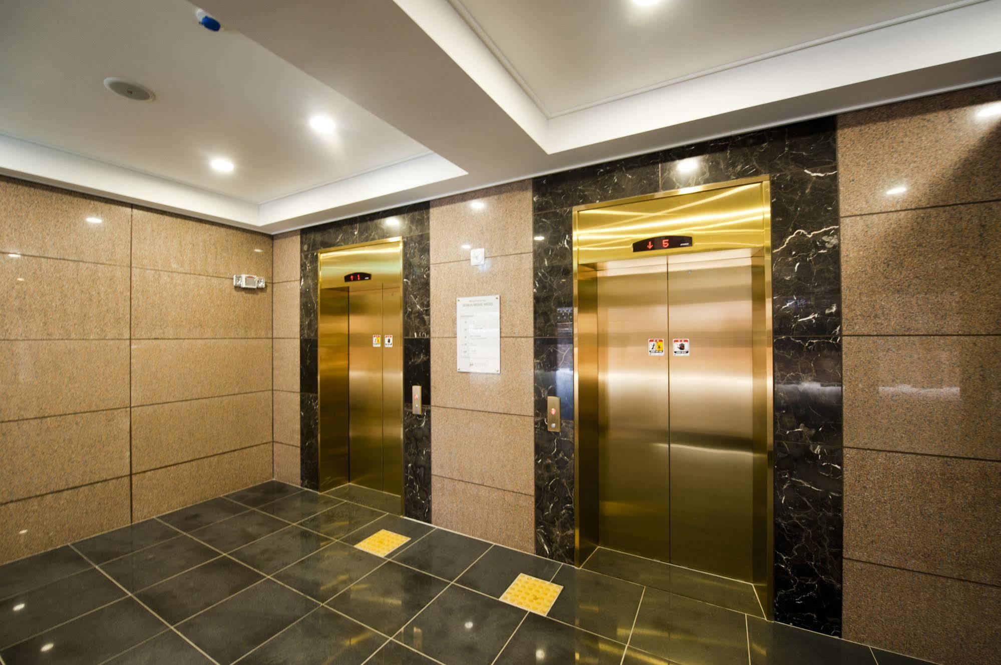 Jeonju Yeonghwa Hotel Екстер'єр фото